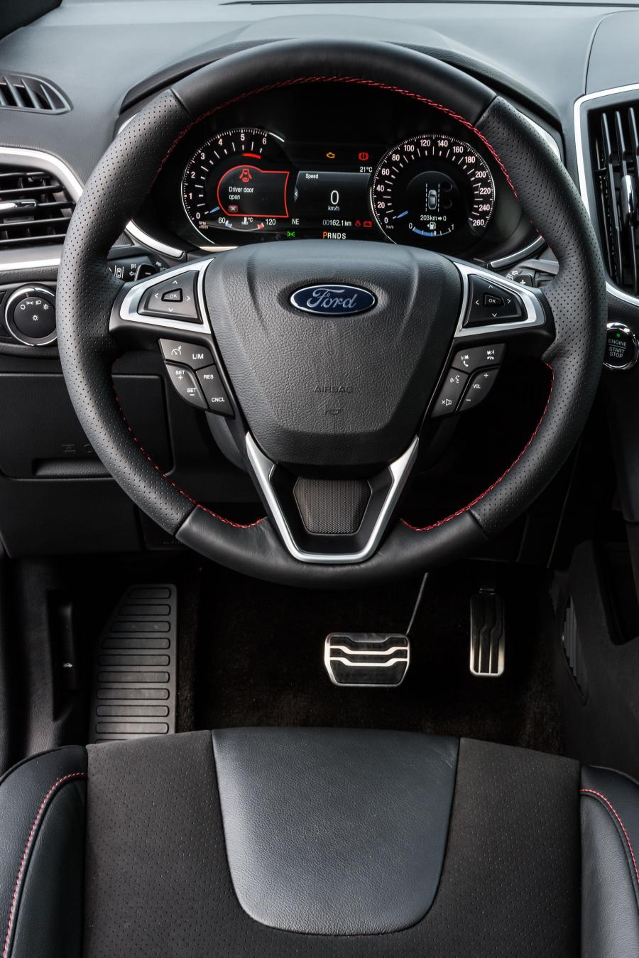Панель приборов Ford Edge ST-Line 2018 года  (WW) (фото 19 из 43)